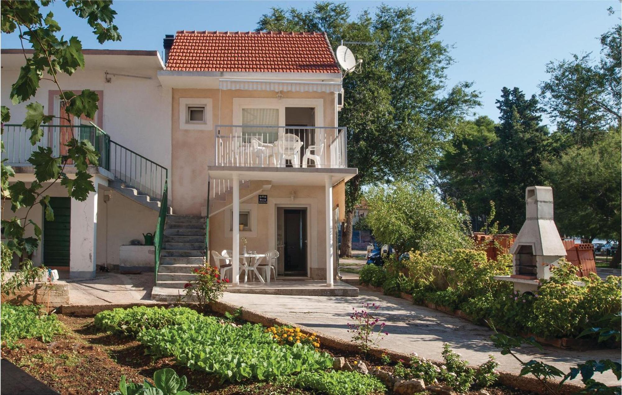 Apartment Raslina Lxvi Exterior photo